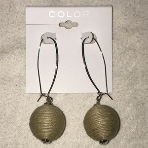 Tan thread wrapped ball earrings NWT